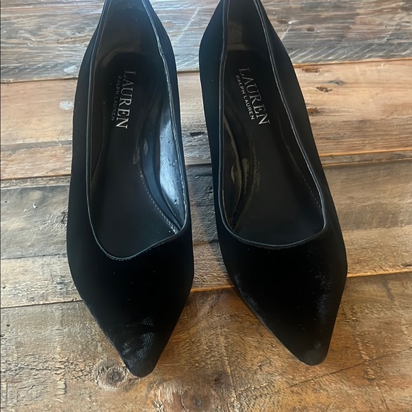 Ralph Lauren Black Heels with Pointed Toe and Suede Material - Picture 1 of 7